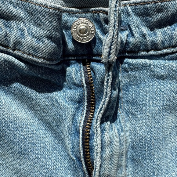 AYR The Easy Easy in light distressed denim - Picture 6 of 8